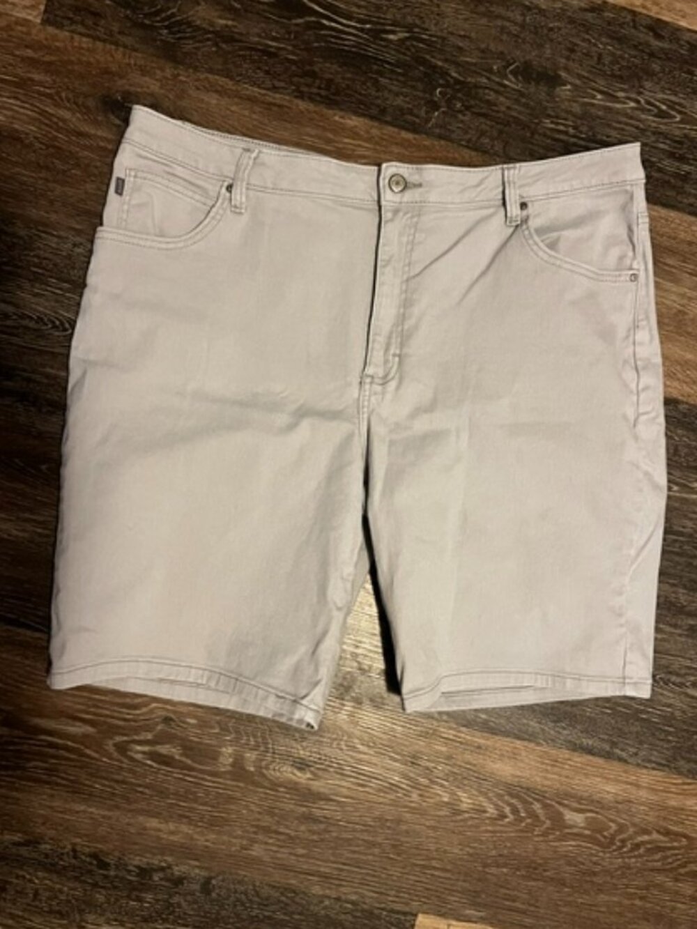 Women's LEE Bermuda Gray Jean Shorts, Size 18, Front Zip & Pockets, Great Con!
